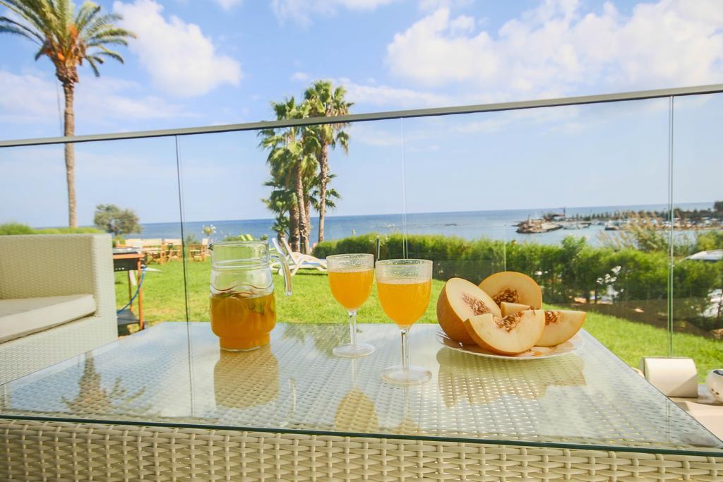 Beachfront Trident Protaras Room photo